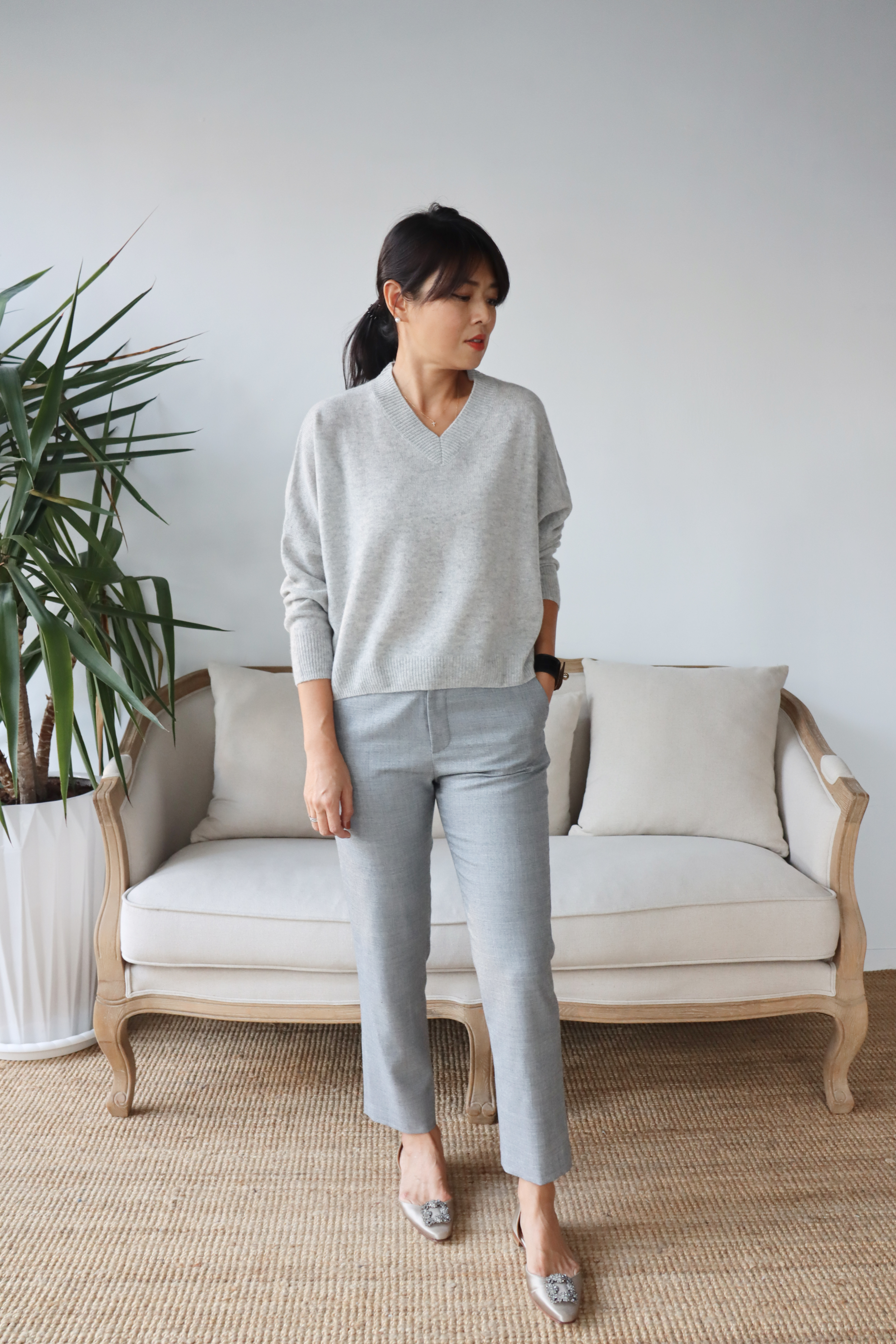 Light Grey 輕羽Cashmere V 領短版毛衣