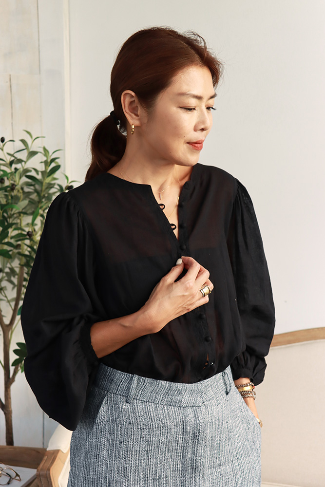 【搶先價】清透燈籠袖圓領長袖上衣