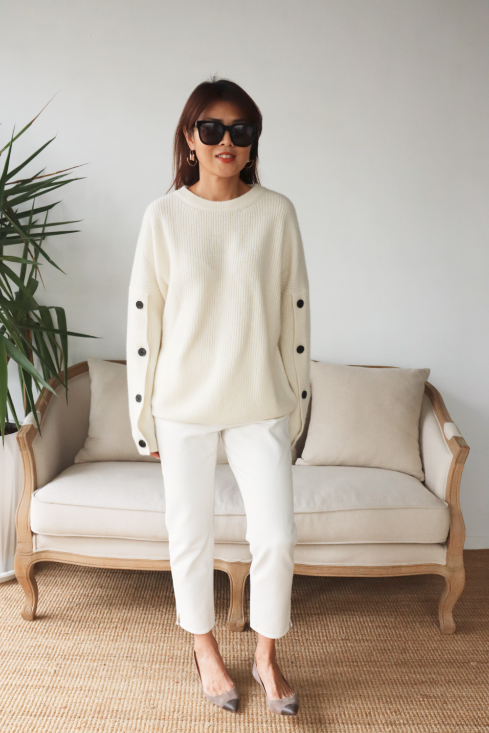 Cream 白色小黑釦厚織Cashmere 毛衣