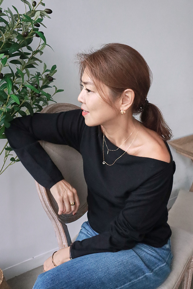 100% Cashmere 設計款一字領輕柔打底毛衣