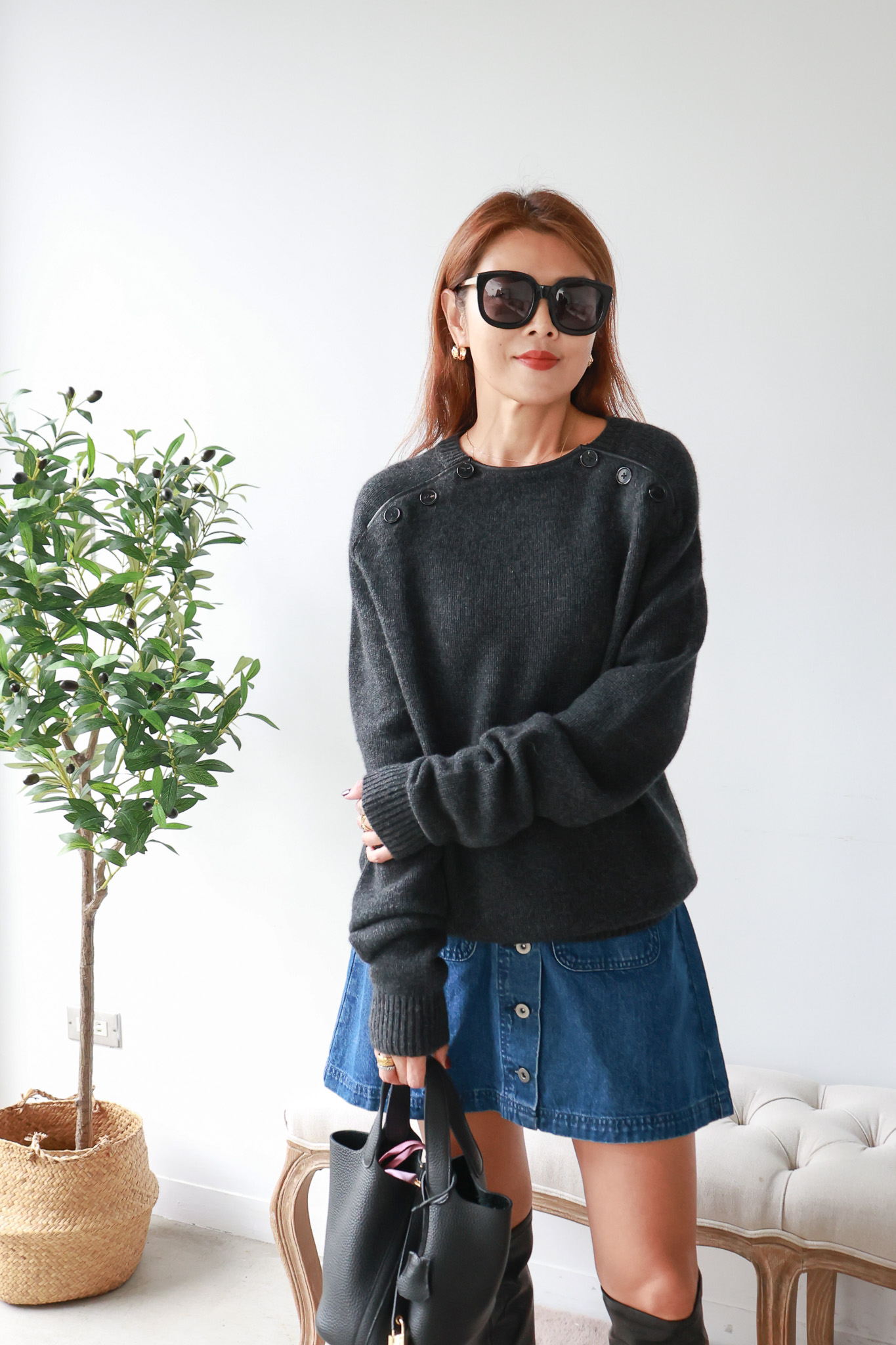 【搶先價】雙肩排釦羊絨毛衣