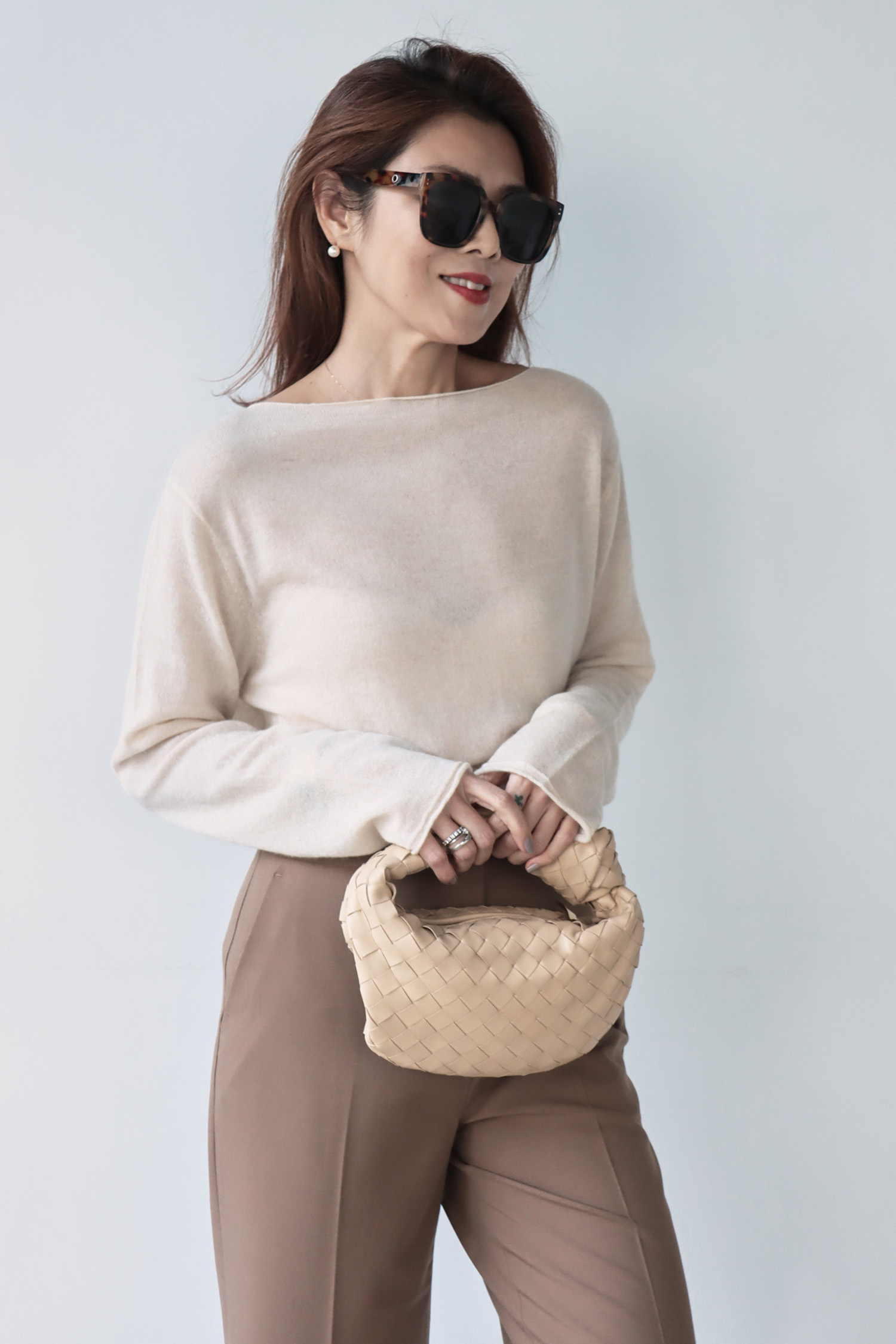 輕盈羊絨真絲捲邊薄毛衣