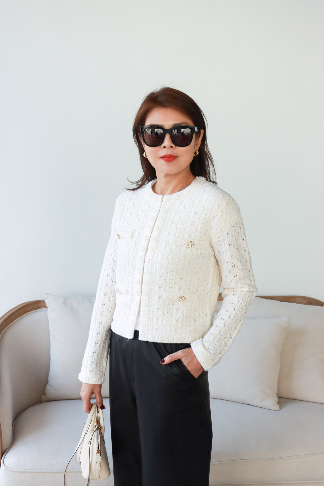 鏤空小花織紋隱藏釦開襟衫